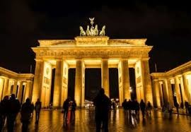 Brandenburg Gate and Reichstag Dome Tour